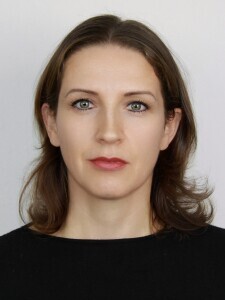 Claes, D.J. (Dorota)